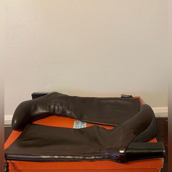 Hogan- Italian designer,  knee high  soft leather and lining boots, size 8,5 - Picture 2 of 9